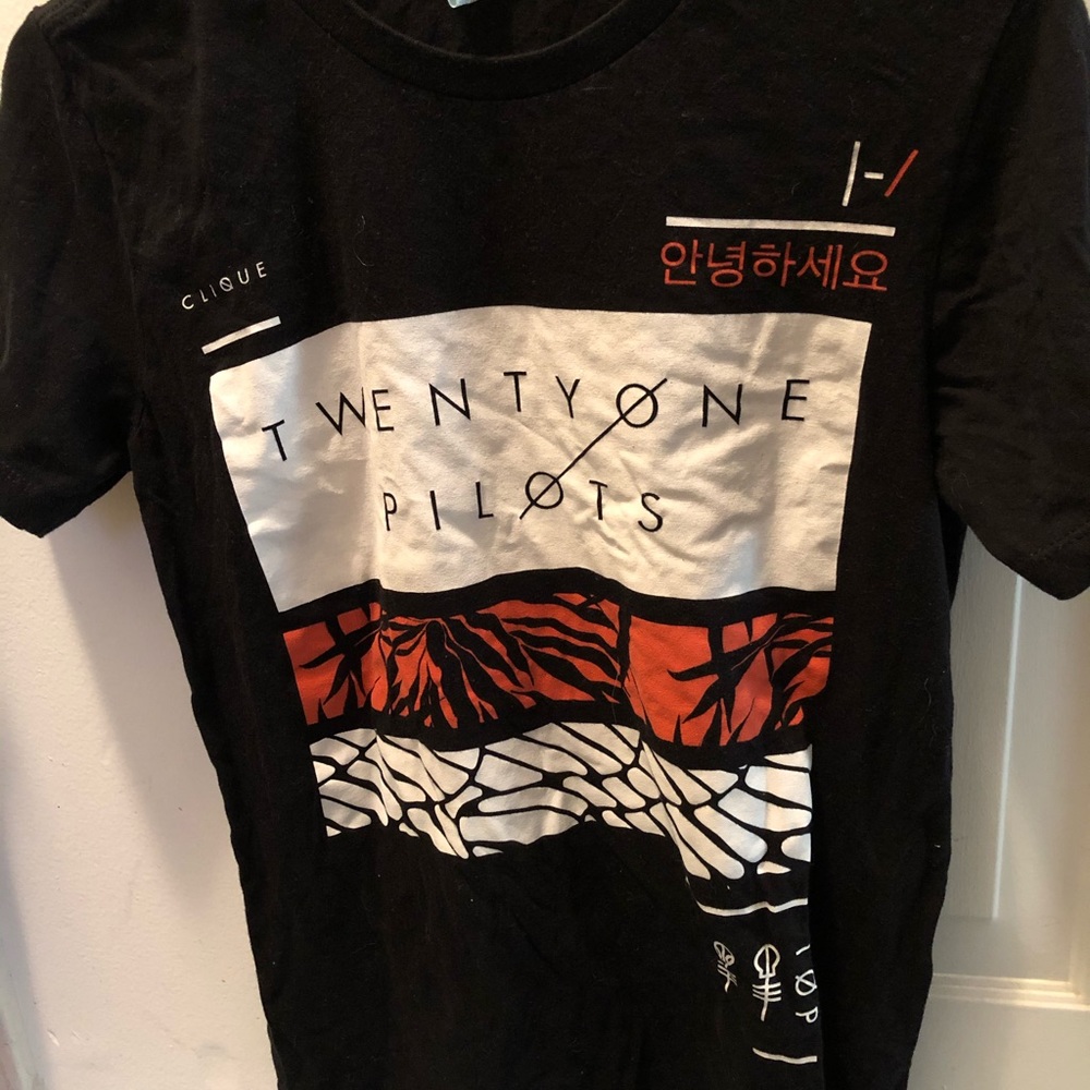 TWENTYONE PILOTS BAND T SHIRT, black clean, adult med womens
